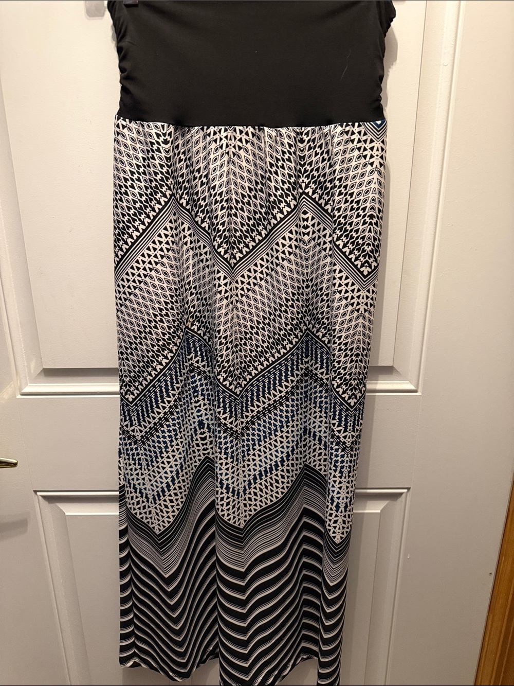 I.N. Studio Black and White Geometric Chevron Maxi Skirt
